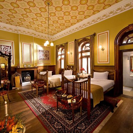 Welcomheritage Fernhills Royal Palace Udagamandalam Exterior photo